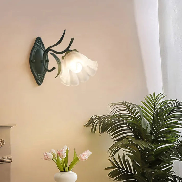 Taavita Floral Wall Lamp