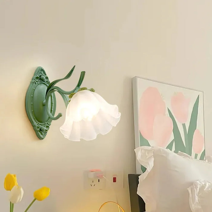 Taavita Floral Wall Lamp