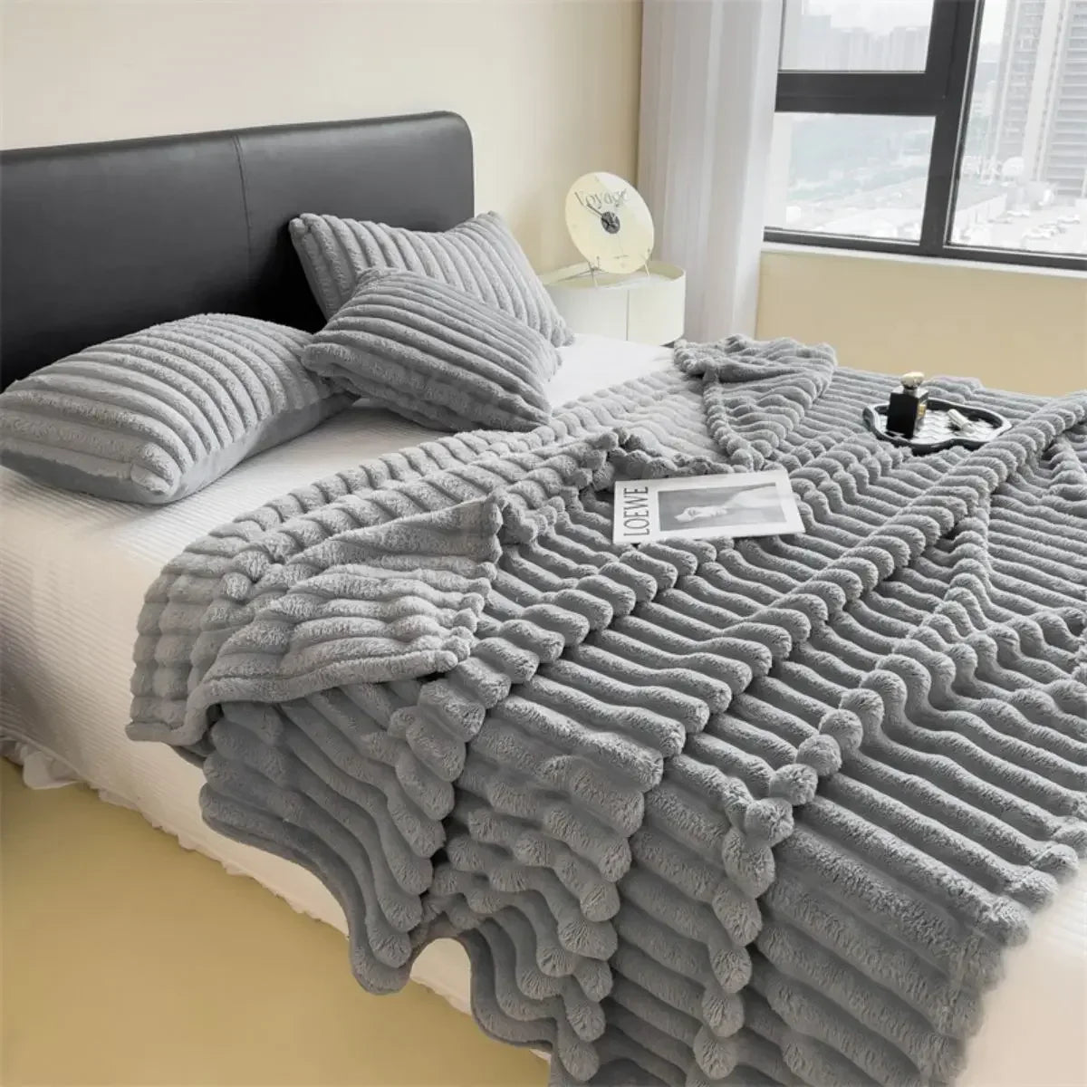 Taavita Super Soft Luxury Cuddle Blanket for Bedroom