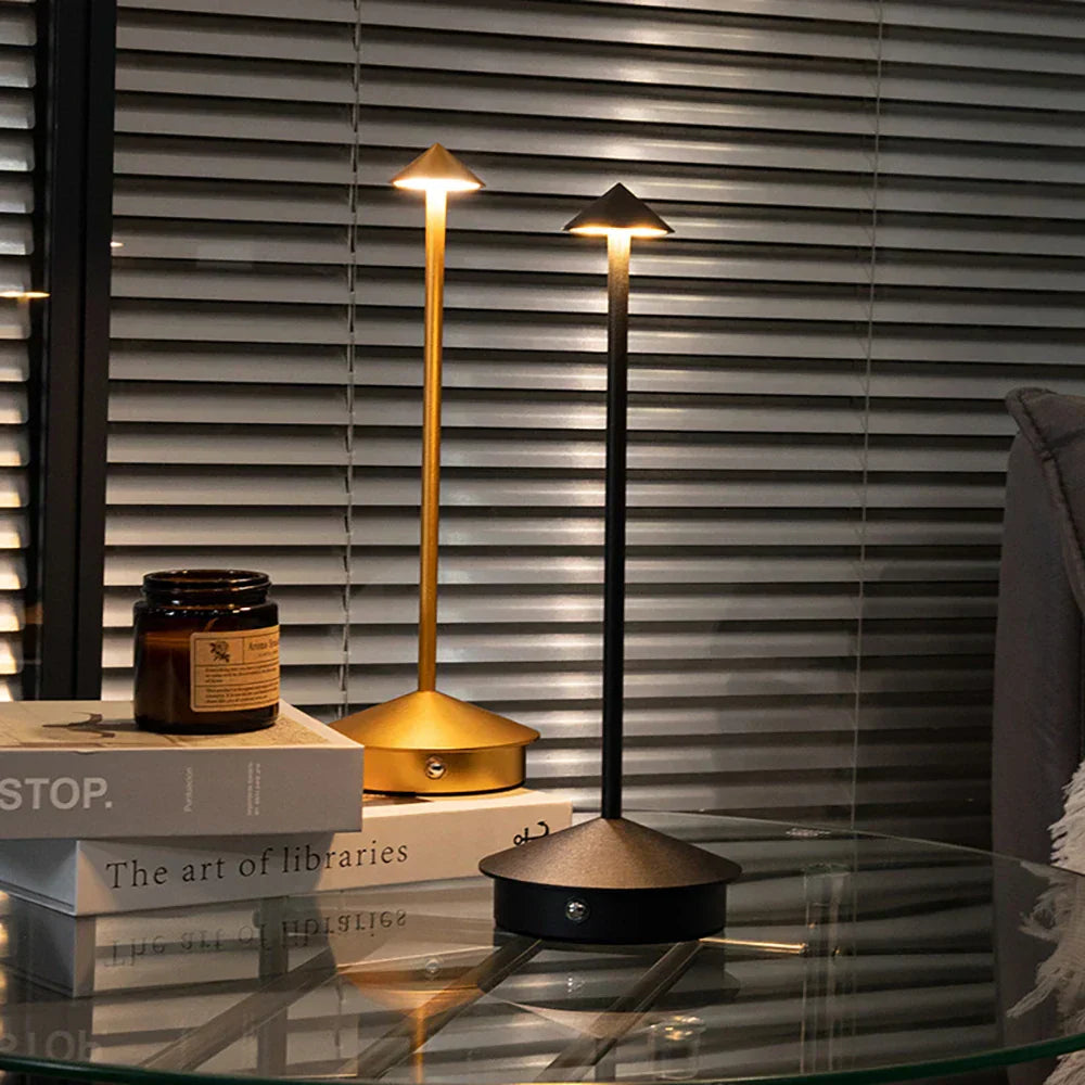 Taavita - Rechargeable Minimalistic Desk Lamp - Compact and Practical