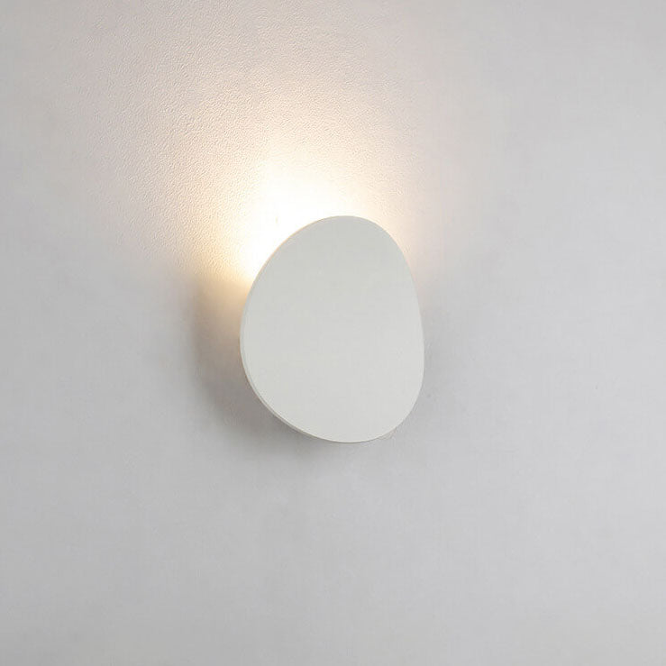 Minimalist Round 1-Light LED Wall Lamp for Indoor and Outdoor - IP65 Waterproof, Industrial Style, 7W, 700lm