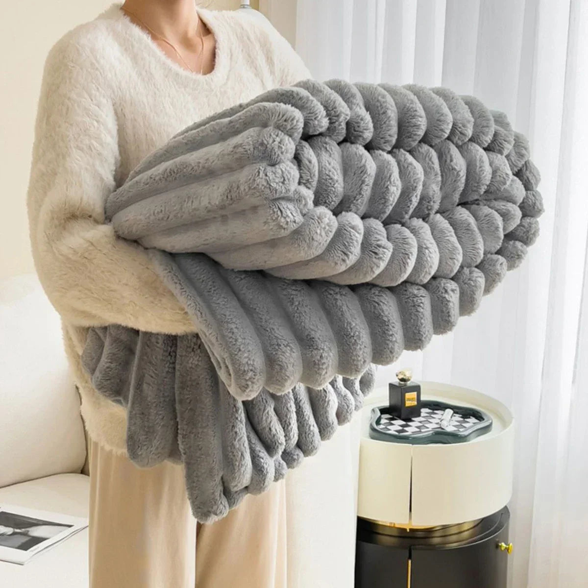 Taavita Super Soft Luxury Cuddle Blanket for Bedroom