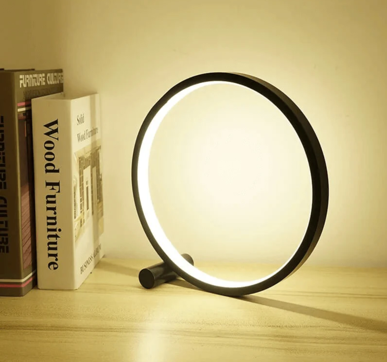 Taavita - Minimalistic Table Lamp with Touch and Dim Functionality