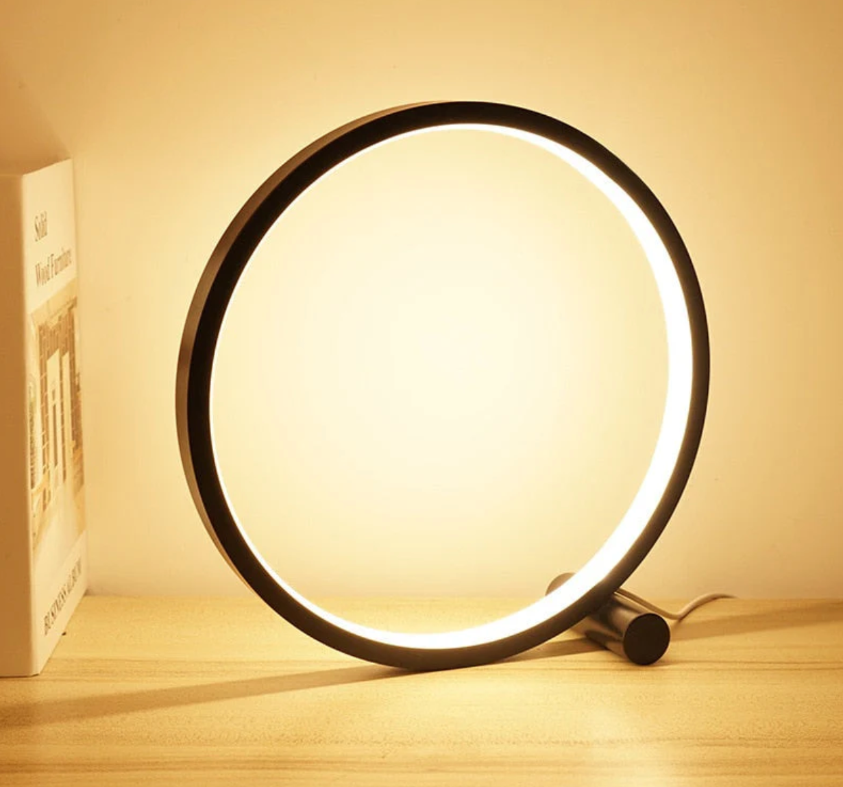 Taavita - Minimalistic Table Lamp with Touch and Dim Functionality