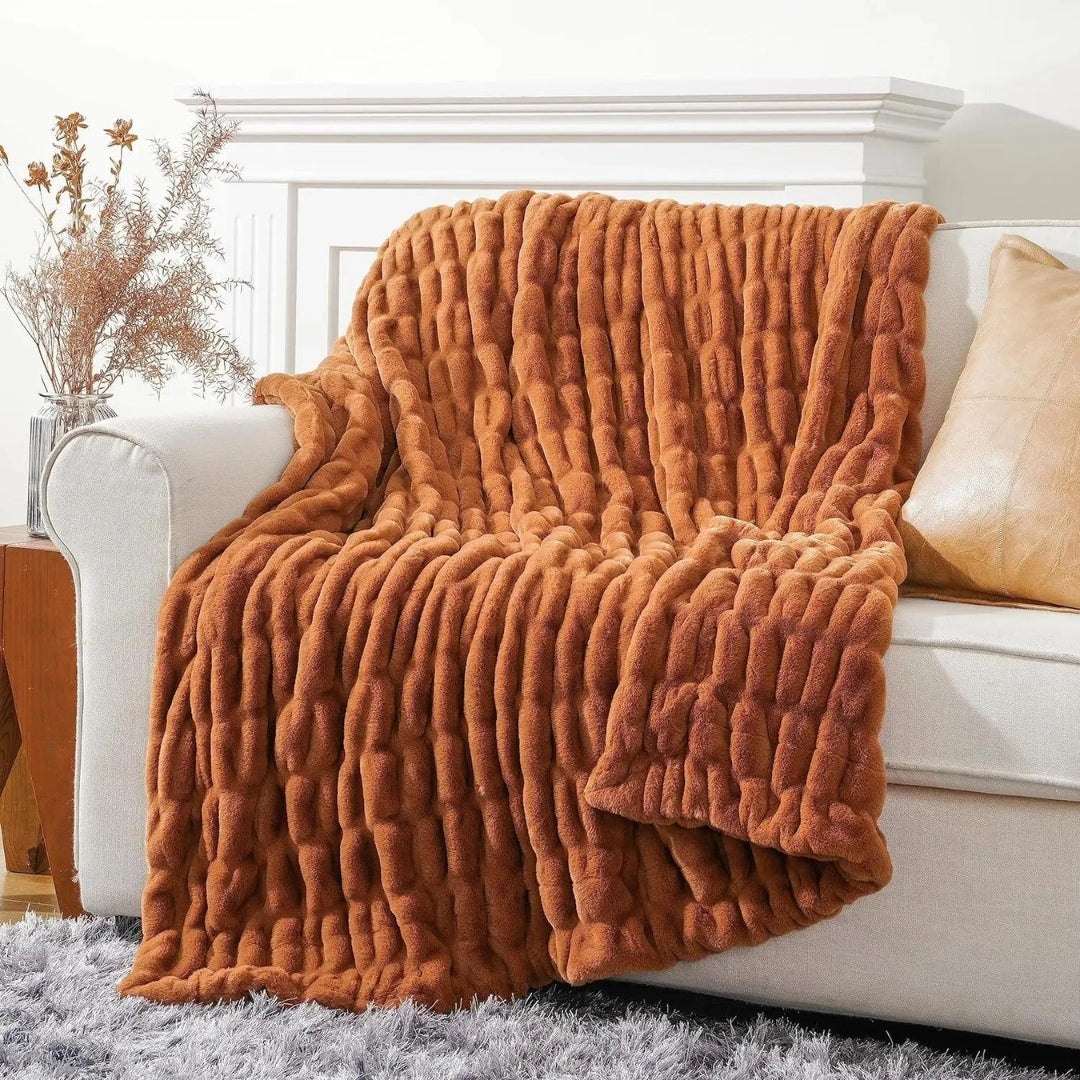 Chunky Knit Blanket - Cozy Thick Yarn Throw for Modern Decor