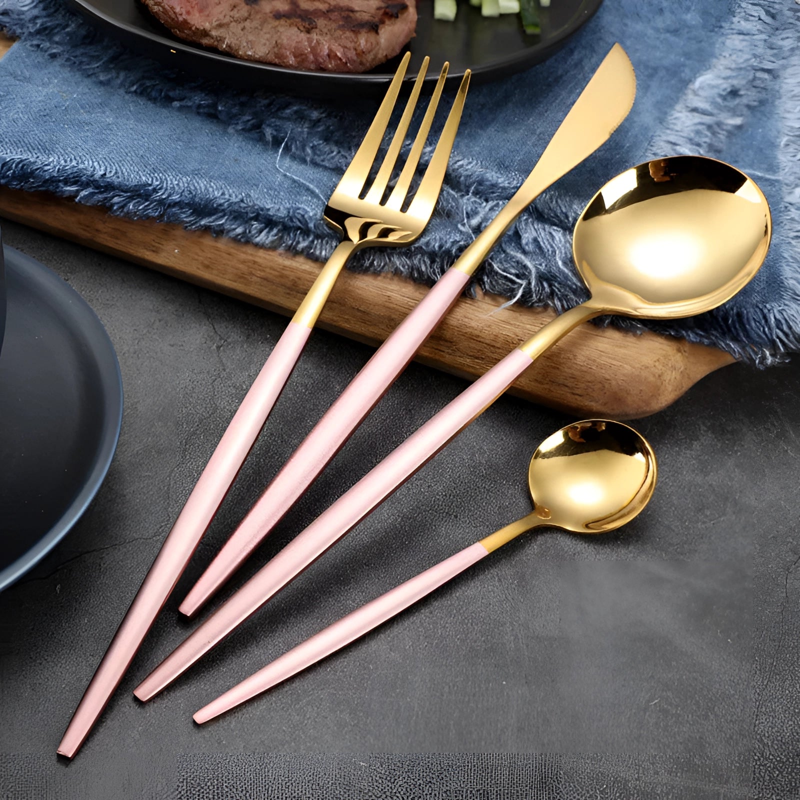 Gold Serrated Knife Set - Luxury Decorative Steak & Table Cutlery