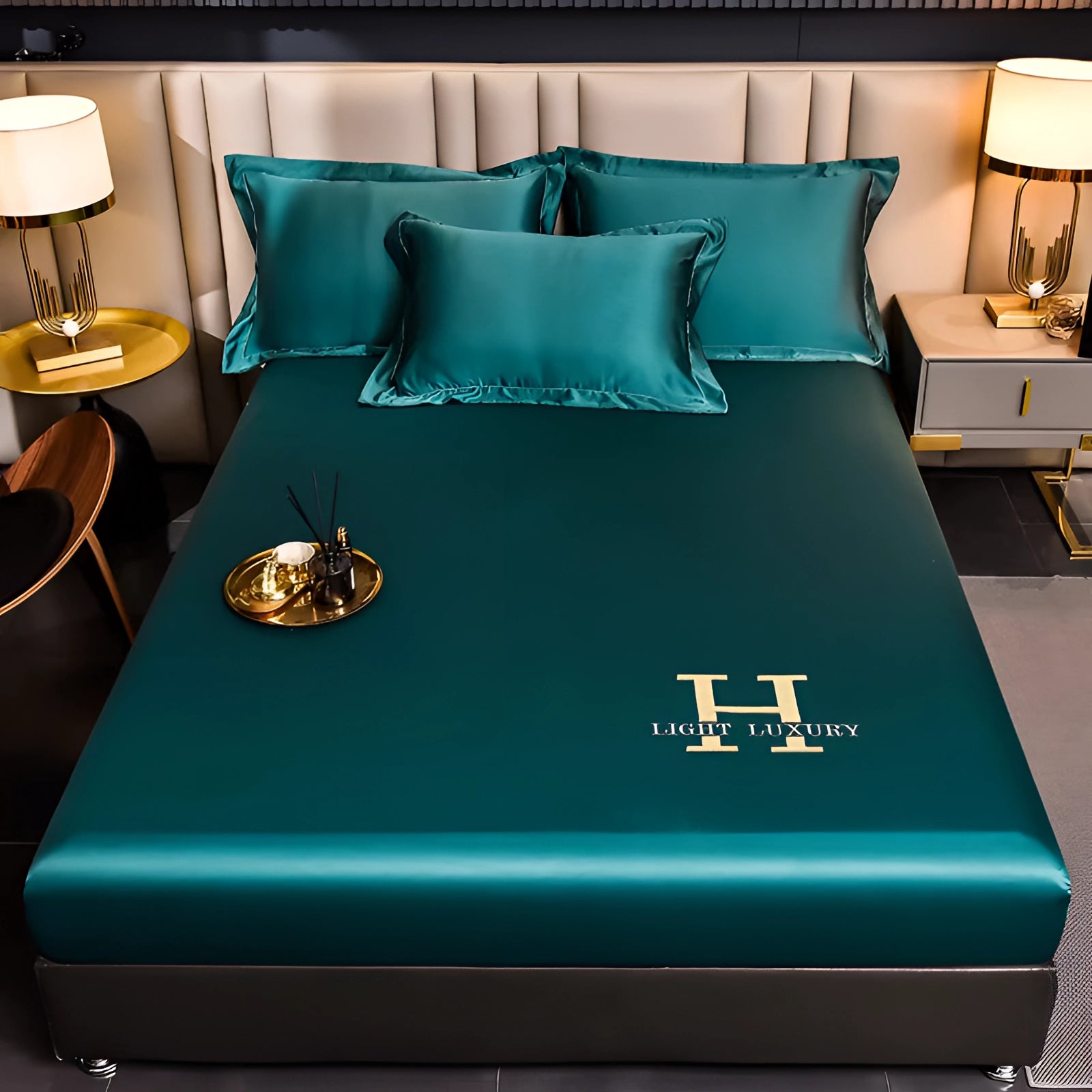 Luxurious green silk bedding set in a 200x220 cm size, featuring premium satin sheets and pillowcases, with a comfortable and elegant appearance.