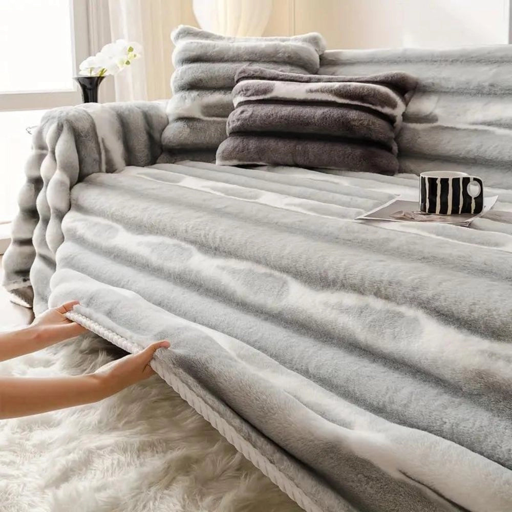 Luxury Faux Fur Blanket - Plush Grey Throw for Designer Bedding