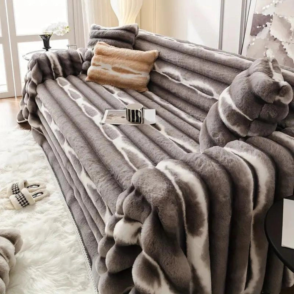 Luxury Faux Fur Blanket - Plush Grey Throw for Designer Bedding