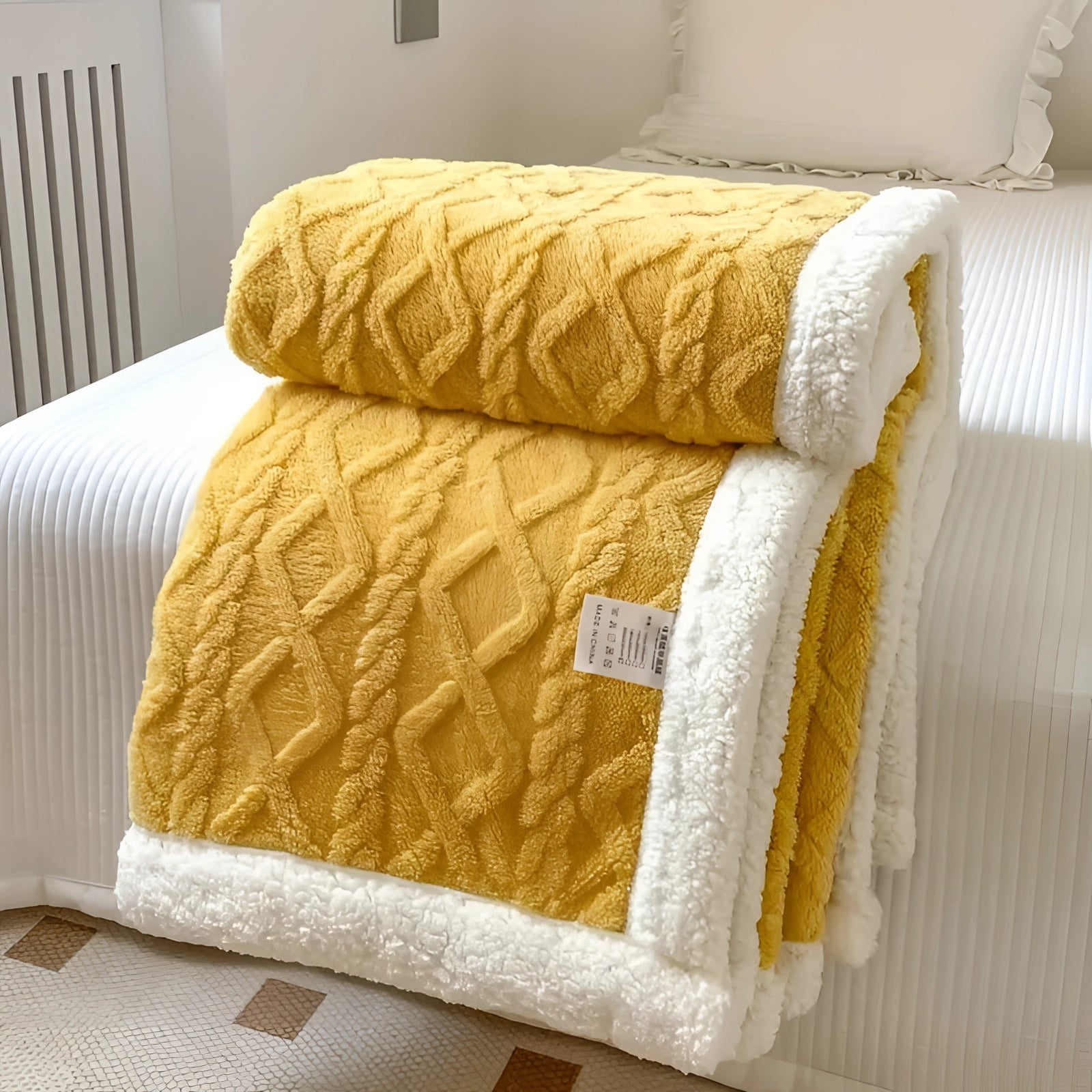 Luxury Reversible Quilted Throw Blanket - Plush Cozy Bedding Decor