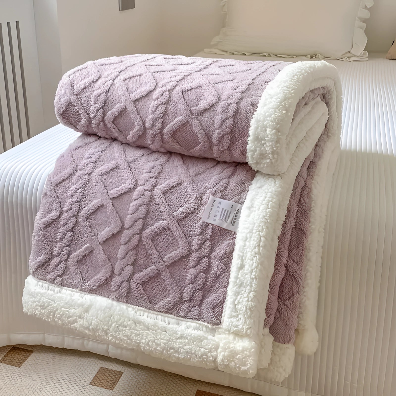 Luxury Reversible Quilted Throw Blanket - Plush Cozy Bedding Decor