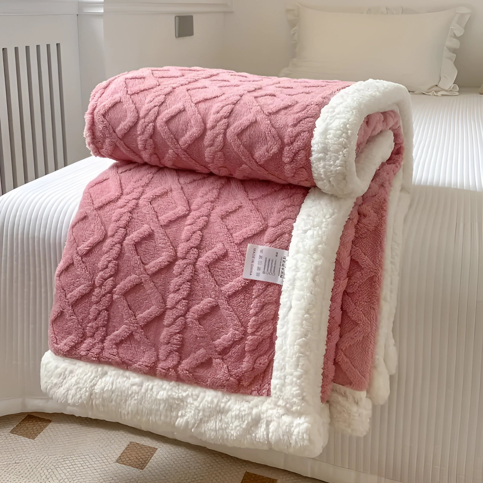 Luxury Reversible Quilted Throw Blanket - Plush Cozy Bedding Decor