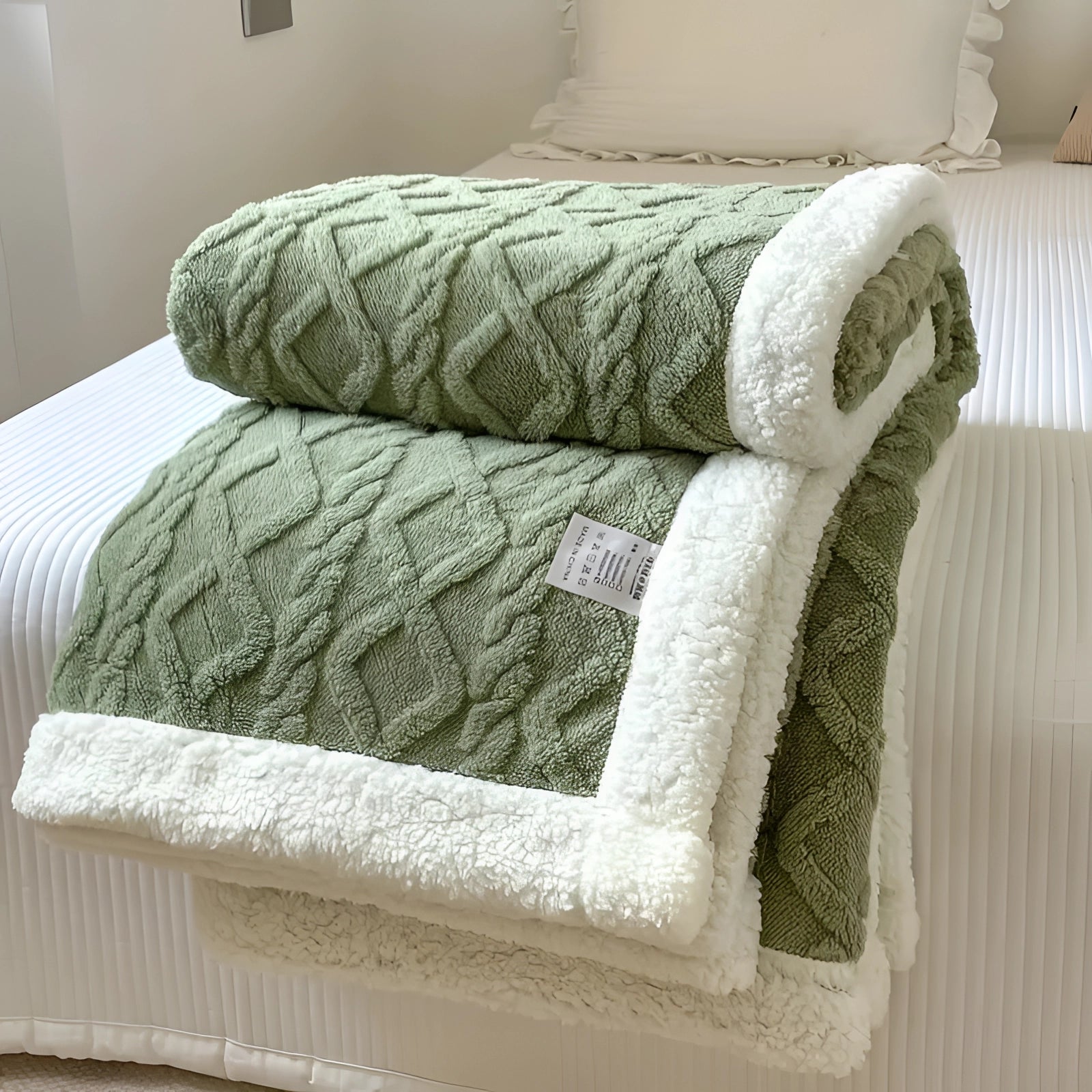 Luxury Reversible Quilted Throw Blanket - Plush Cozy Bedding Decor