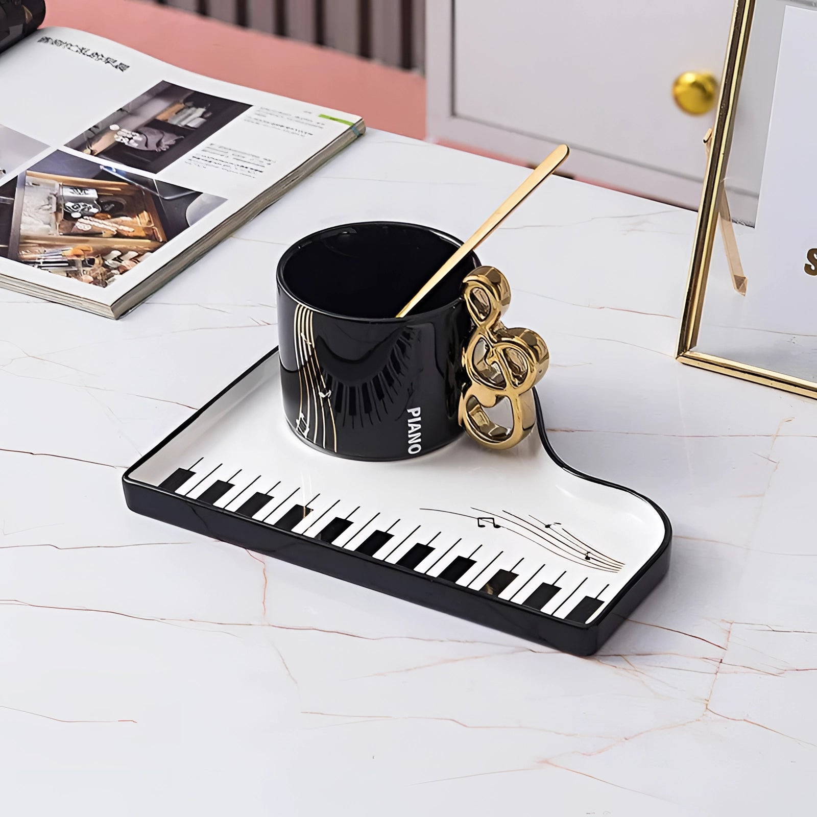 Black piano-themed pen holder featuring a keyboard design with gold clips and an integrated keyboard tray, resembling a digital piano. 200ml capacity.