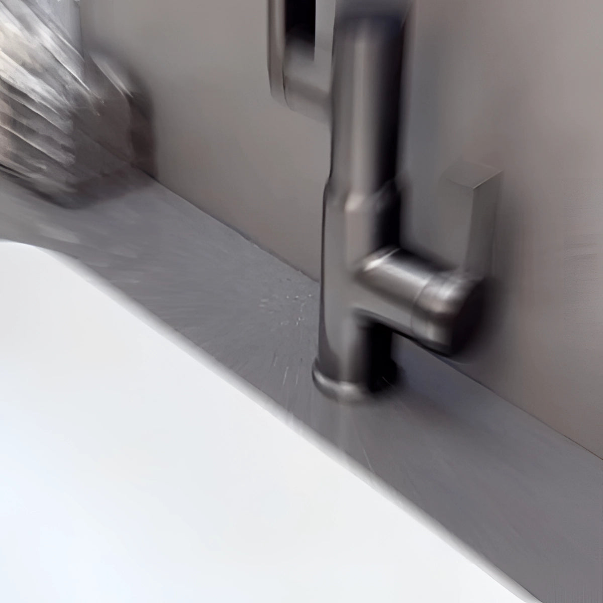 Smart Kitchen Faucet: Touchless, Digital Display, Pull-Down Sprayer