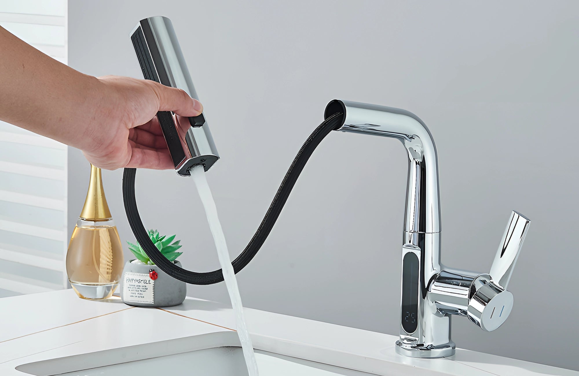 Smart Touchless Faucet with Temp Display & Pull-Out Spray