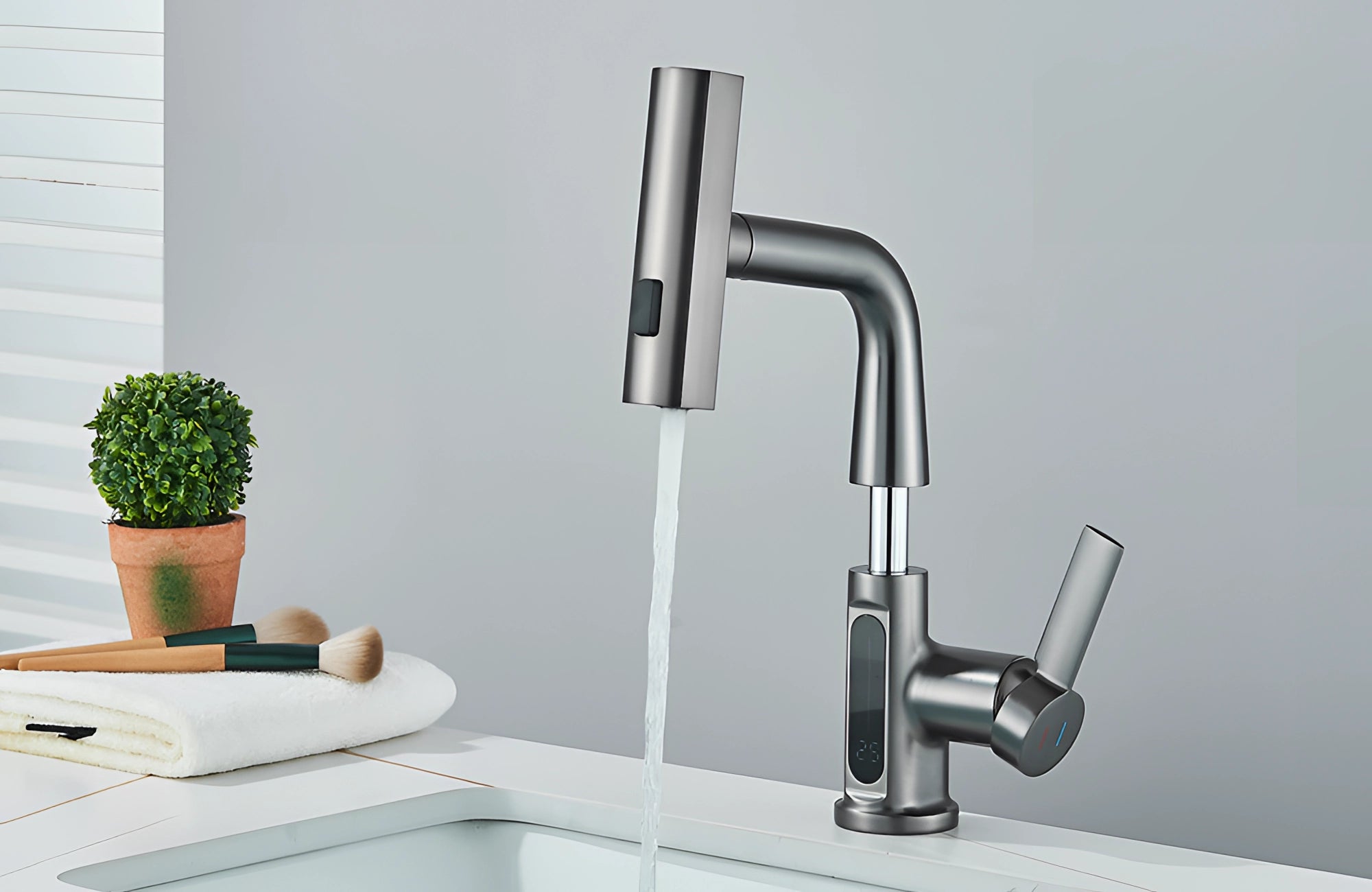 Smart Touchless Faucet with Temp Display & Pull-Out Spray