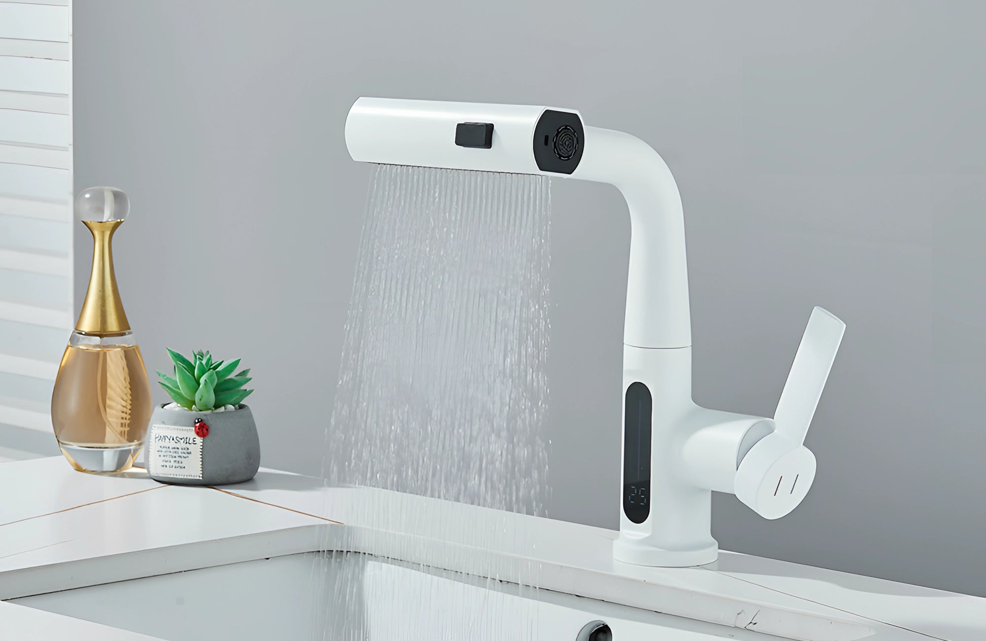 Smart Touchless Faucet with Temp Display & Pull-Out Spray