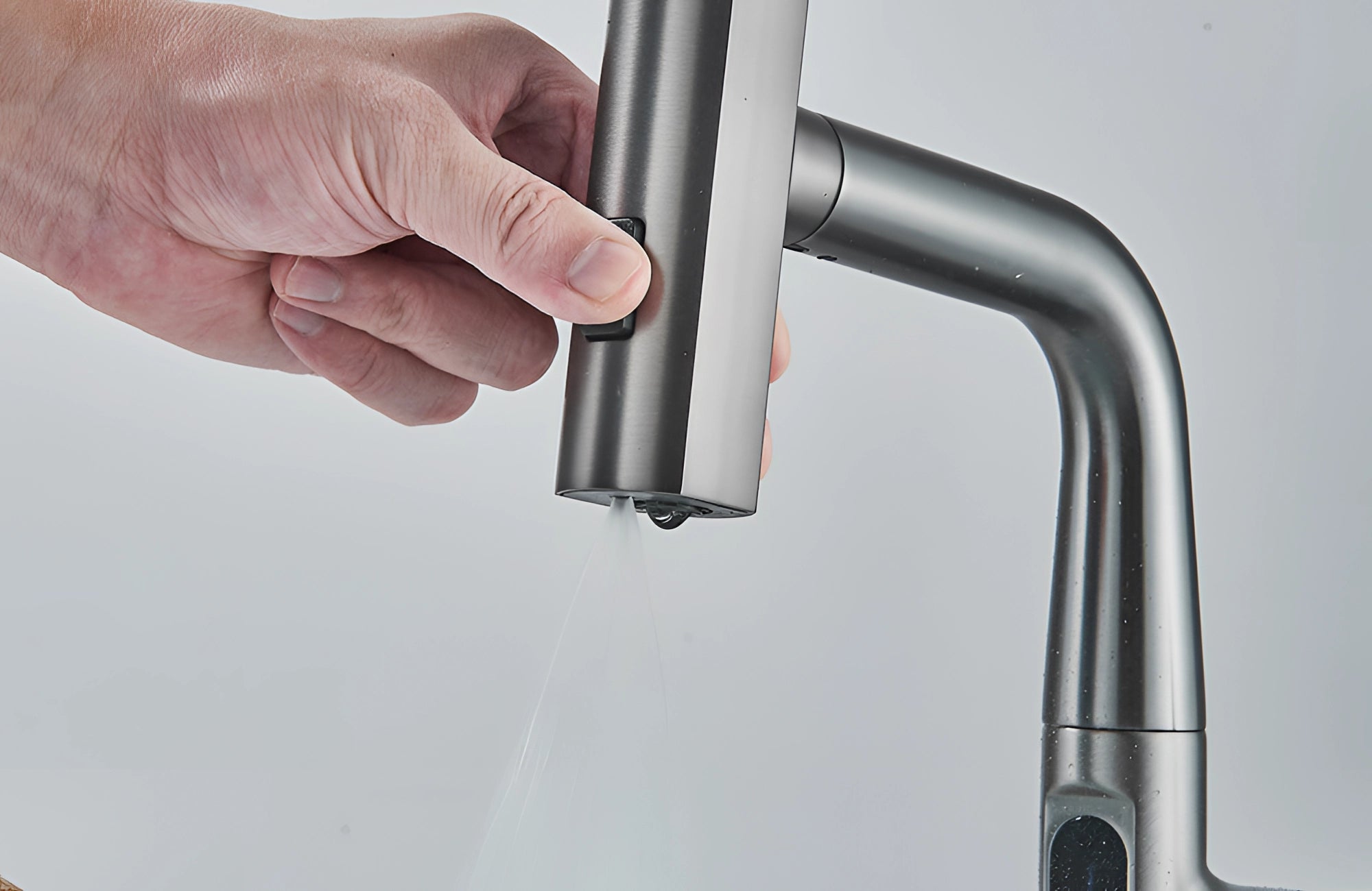 Smart Touchless Faucet with Temp Display & Pull-Out Spray