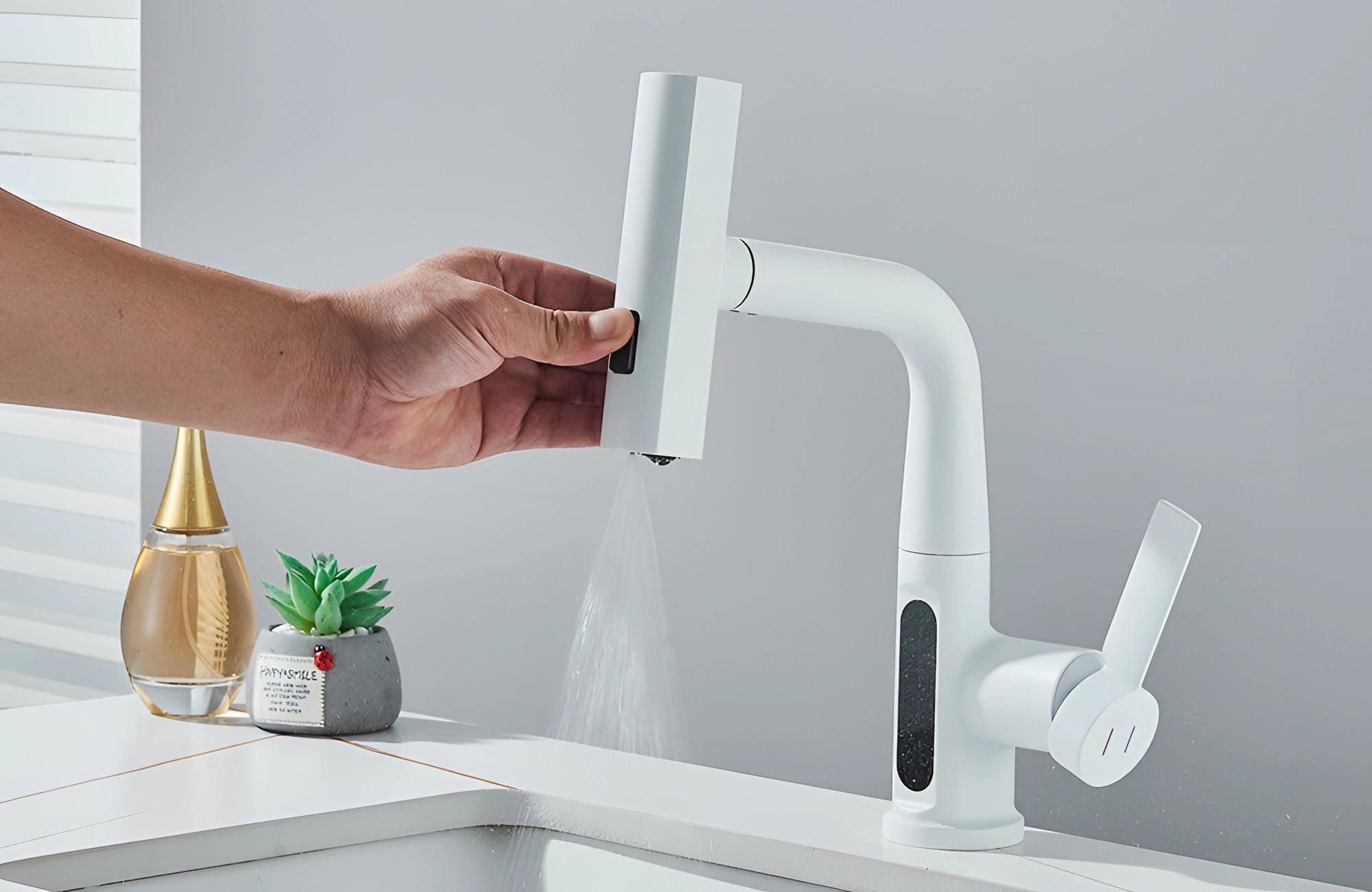 Smart Touchless Faucet with Temp Display & Pull-Out Spray