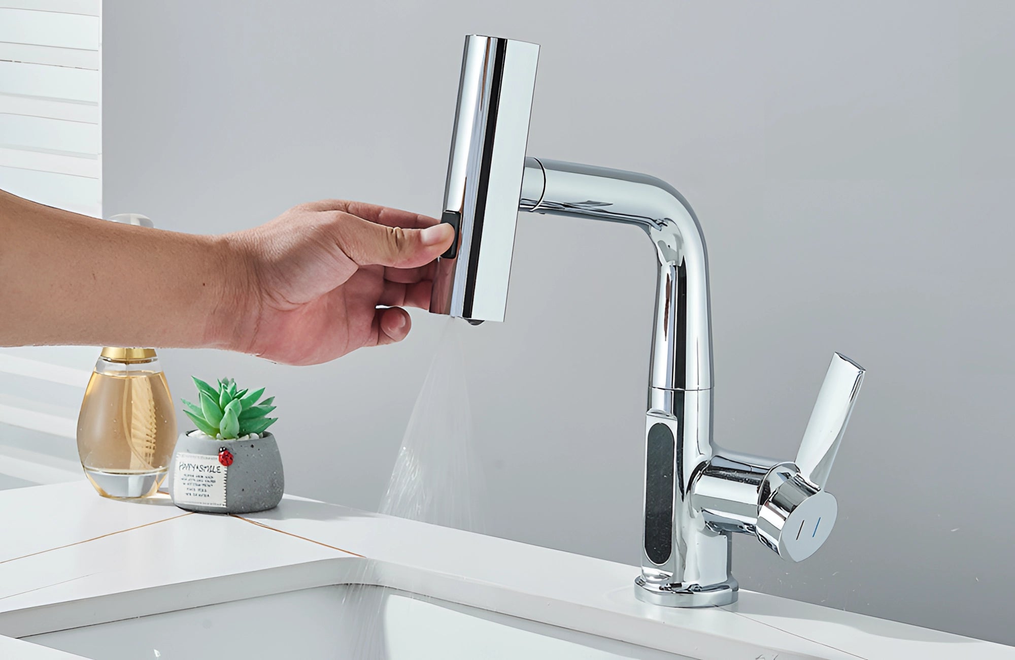 Smart Touchless Faucet with Temp Display & Pull-Out Spray