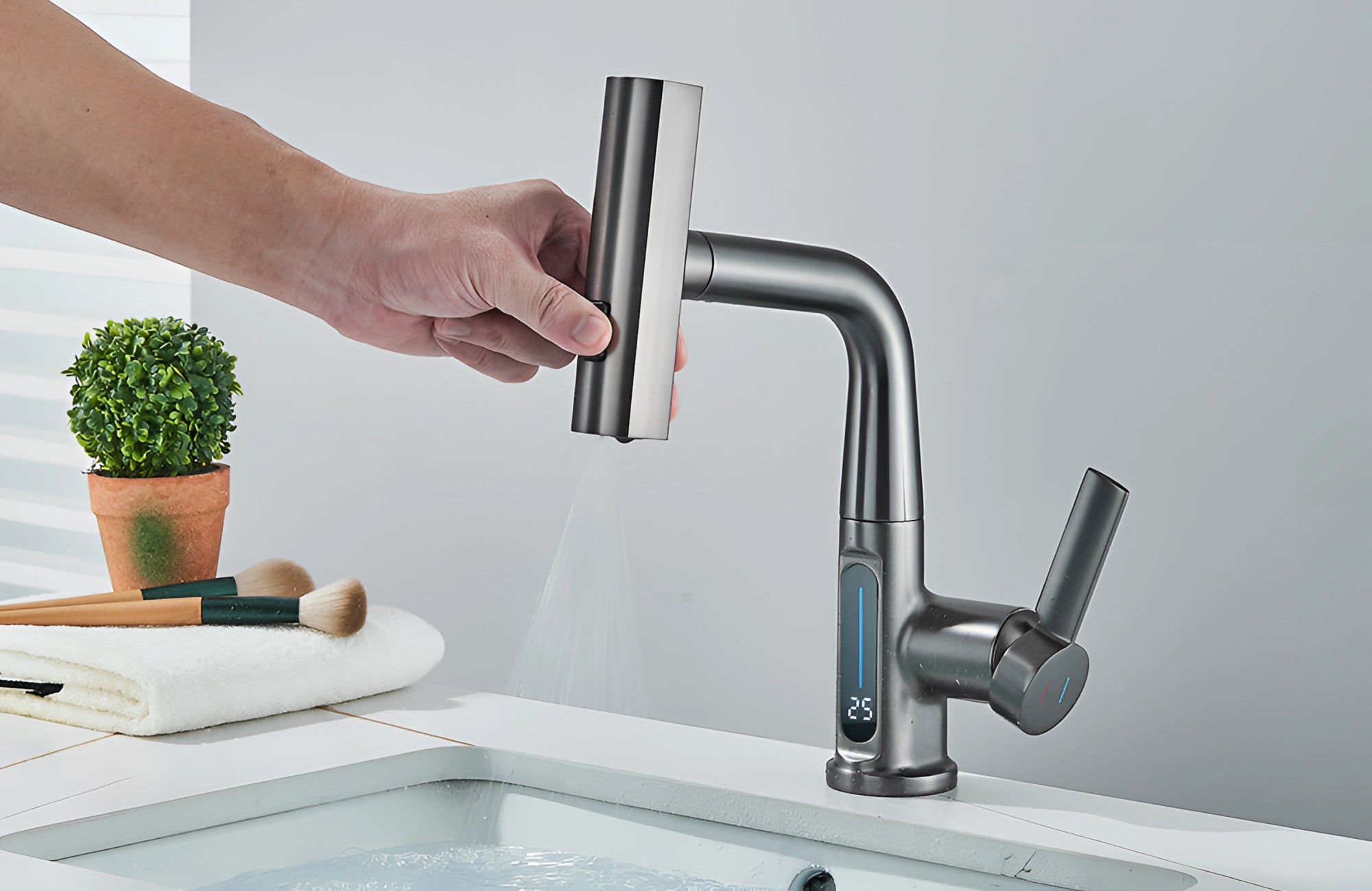 Smart Touchless Faucet with Temp Display & Pull-Out Spray