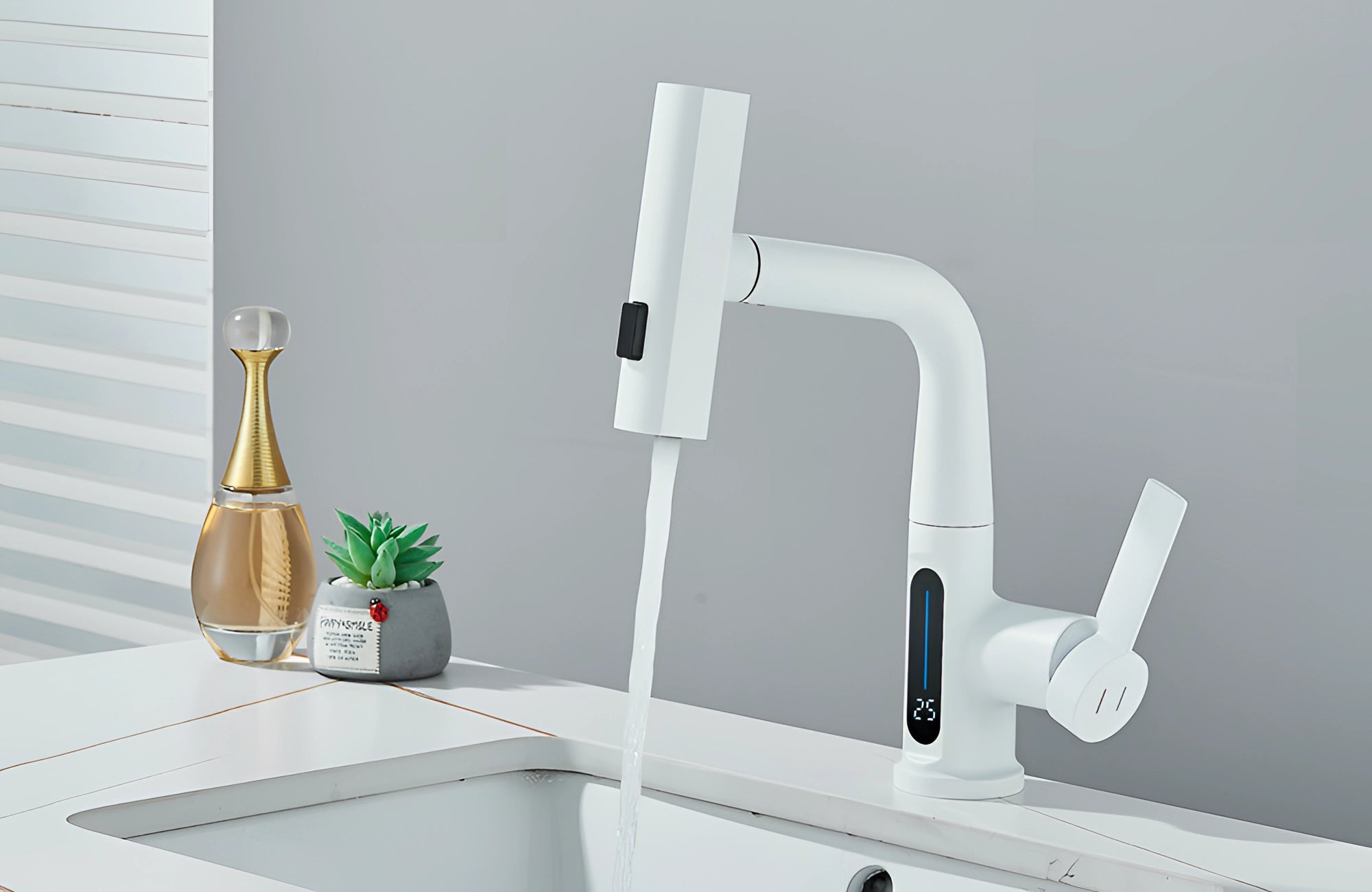 Smart Touchless Faucet with Temp Display & Pull-Out Spray