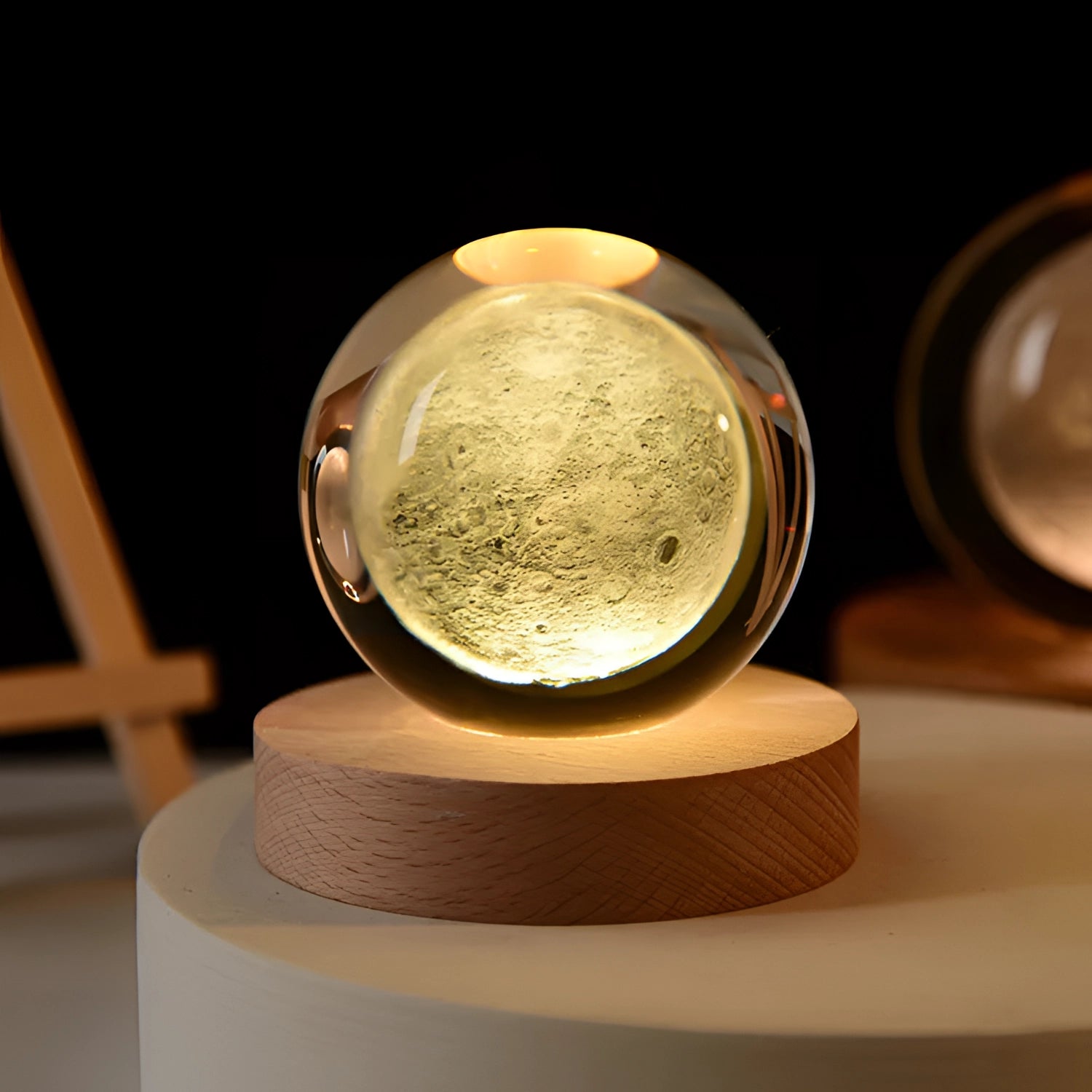 Circular wooden USB aroma diffuser designed to resemble a moon, with a 6cm diameter, made from eco-friendly materials.