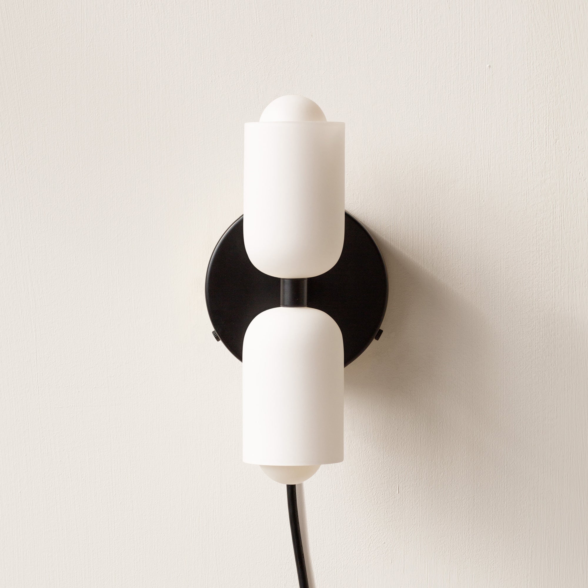 Taavita | Stylish Tovejs Wall Lamp