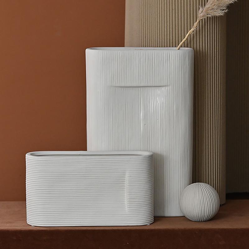 2-Piece Ceramic Flower Vases with Oval White Stripe Design