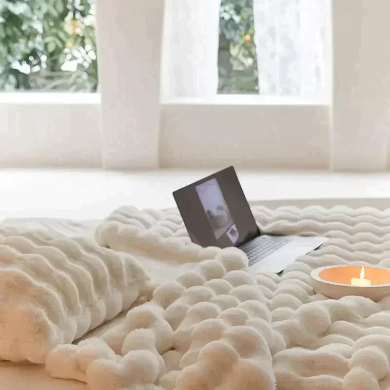 Taavita Plush Wool Blanket – Extra Warm for Ultimate Comfort