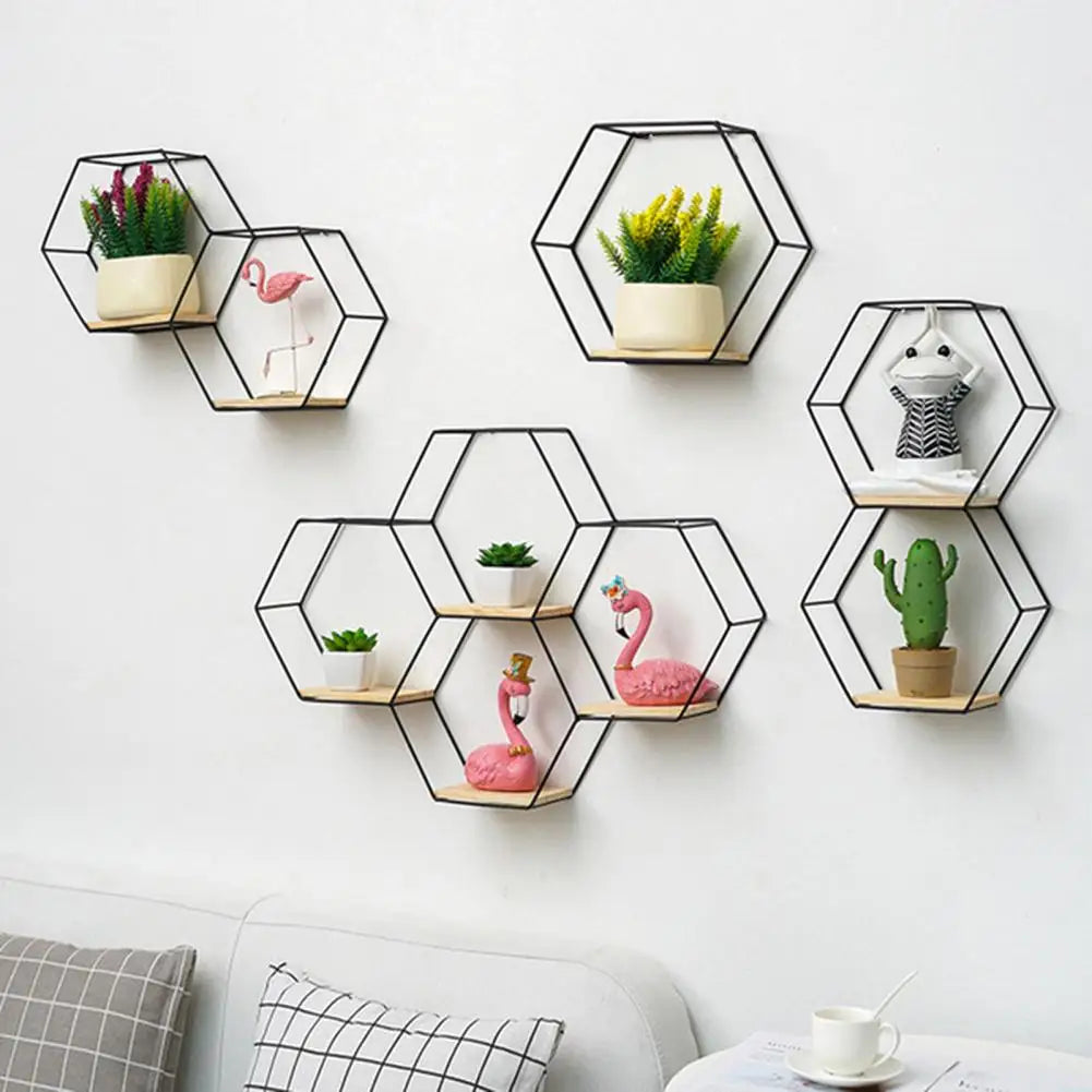 Taavita – Floating Hexagonal Wall Shelf Made of Metal for Stylish Storage and Modern Interior Design