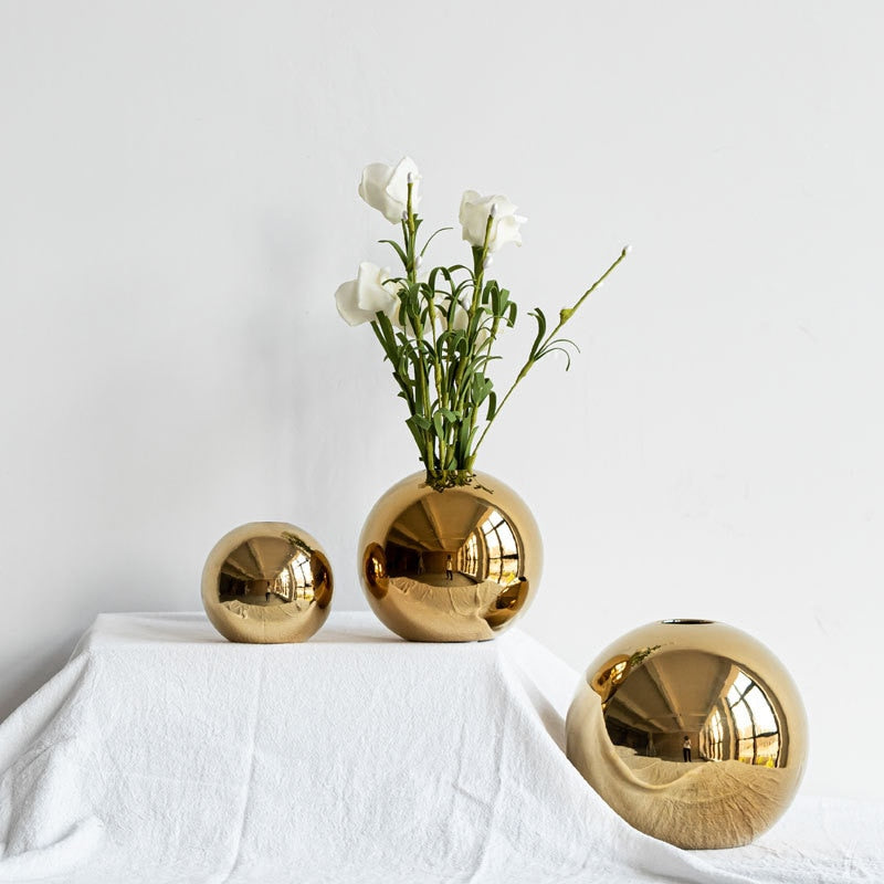 Taavita - Golden Ball Vase Made of Ceramic for Stylish Decoration