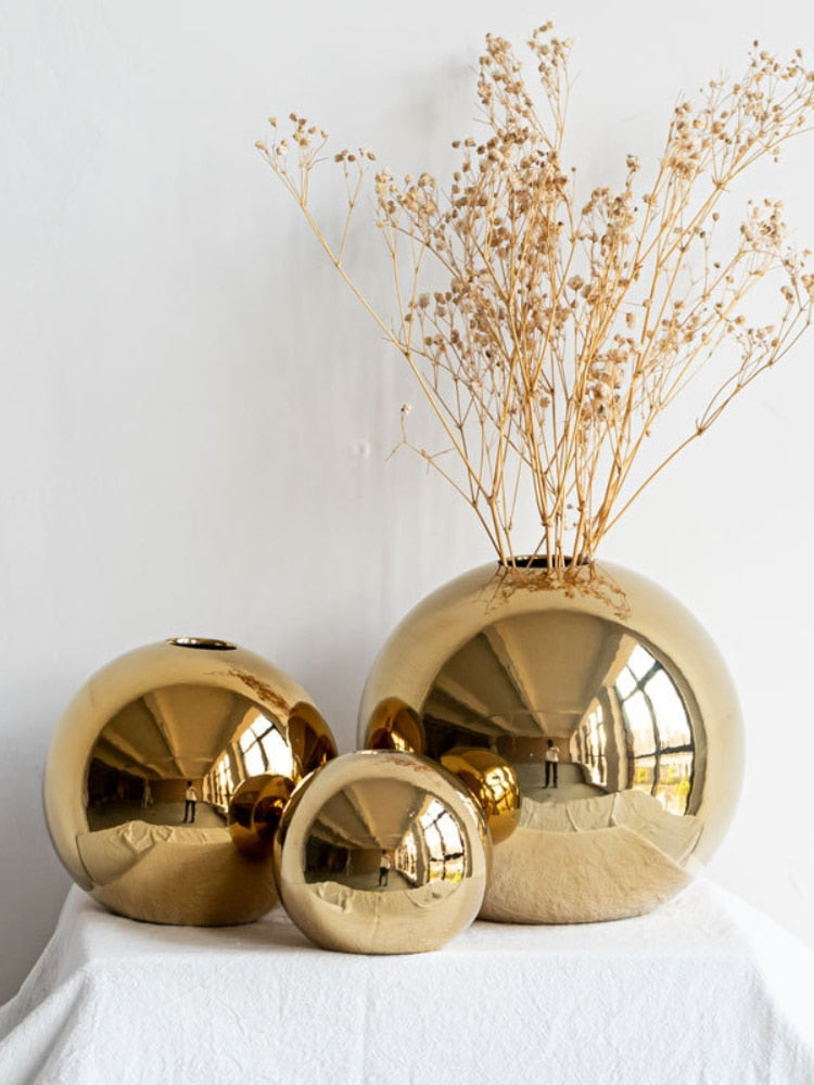 Taavita - Golden Ball Vase Made of Ceramic for Stylish Decoration