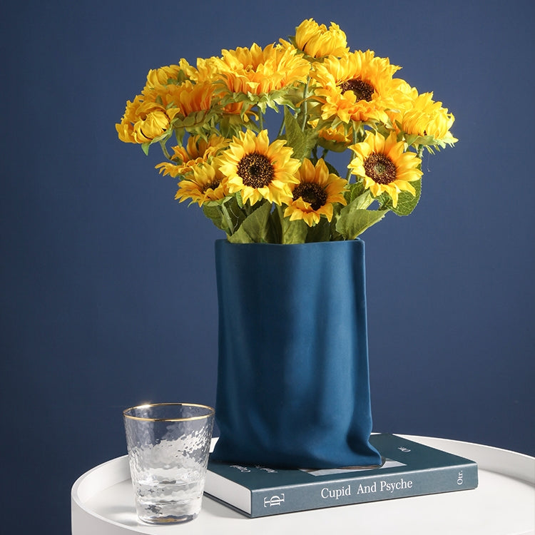 Taavita Ceramic Table Vase: Where Simplicity Meets Elegance