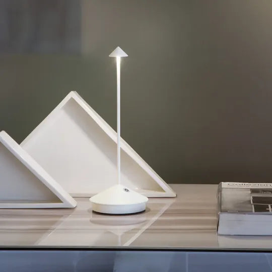 Taavita | Minimalistic LED Table Lamp - Waterproof & Dimmable Wireless Lighting