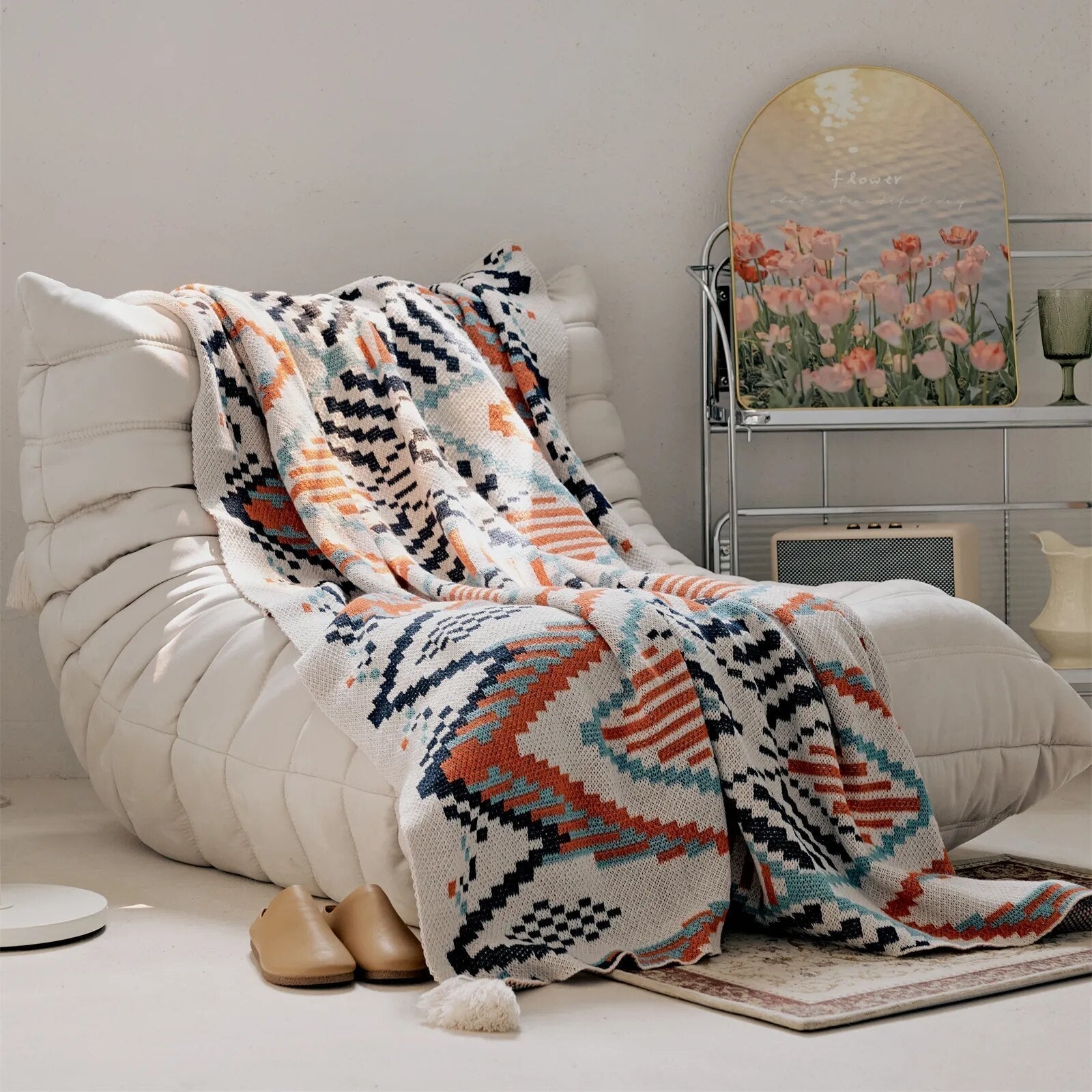 Stylish Geometric Taavita Blanket with Pattern