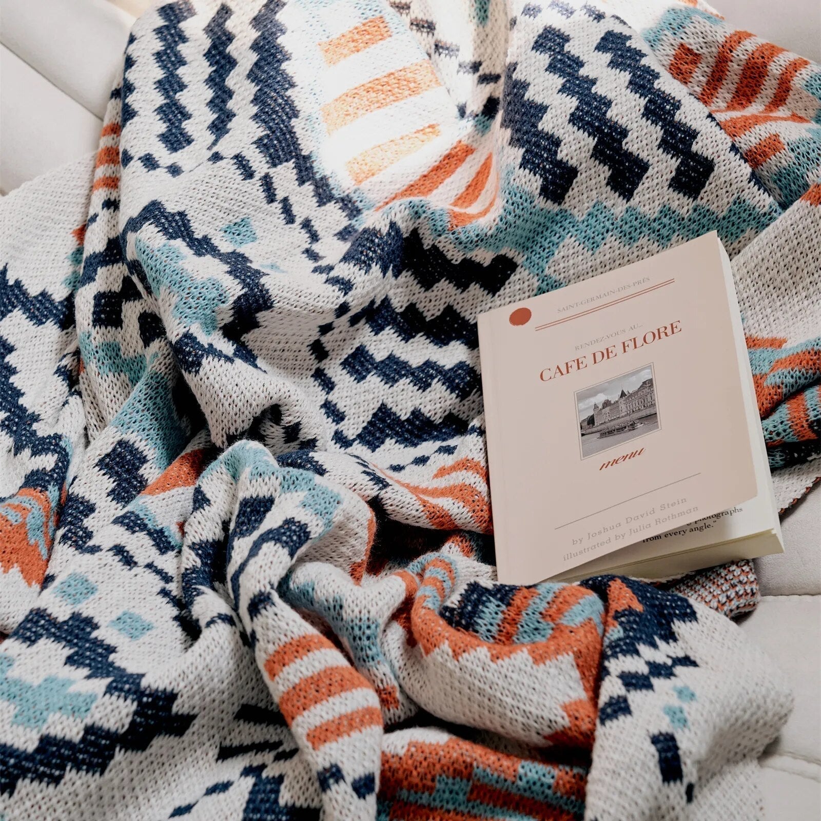 Stylish Geometric Taavita Blanket with Pattern