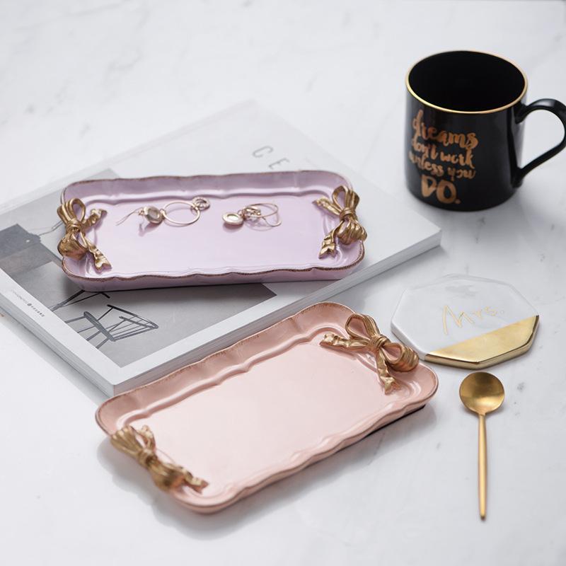 Taavita Resin Serving Tray: Elegance Meets Functionality