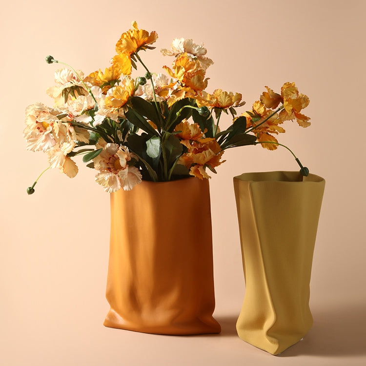 Taavita Ceramic Table Vase: Where Simplicity Meets Elegance