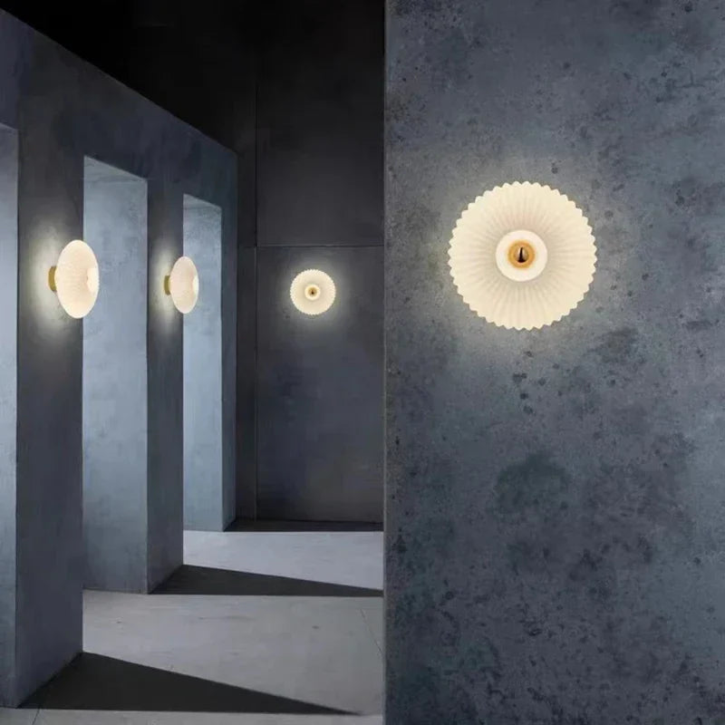 Taavita - Glass Wall Lamp with Enchanting Flowing Light