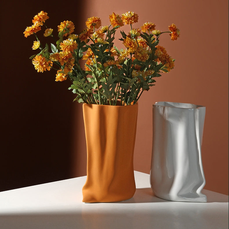 Taavita Ceramic Table Vase: Where Simplicity Meets Elegance