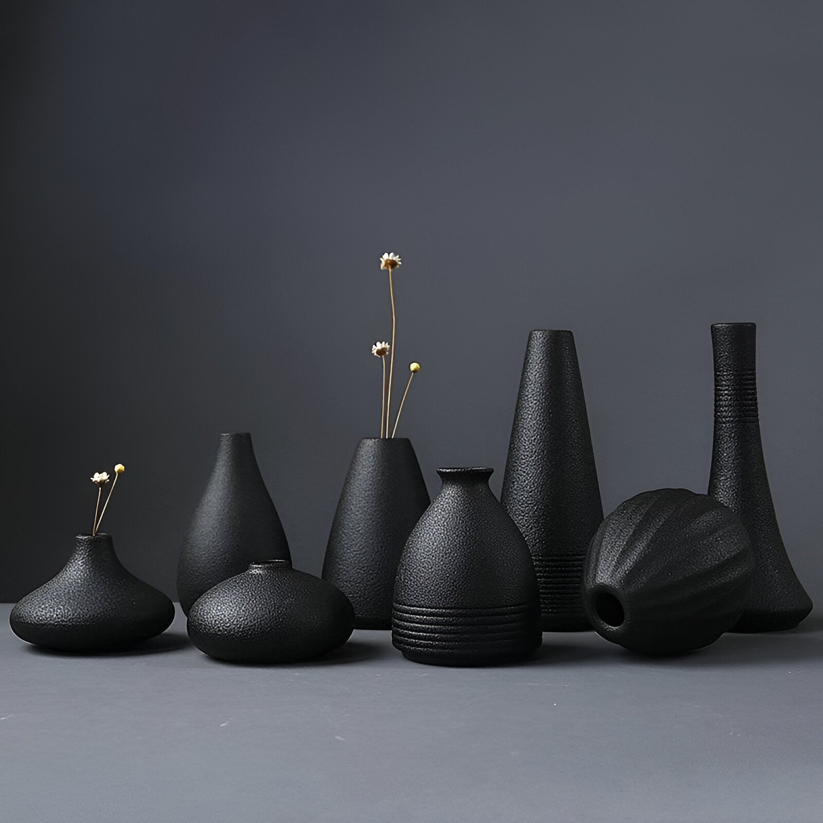 Taavita - Black Ceramic Vase with Textured Design for Flower Arrangements