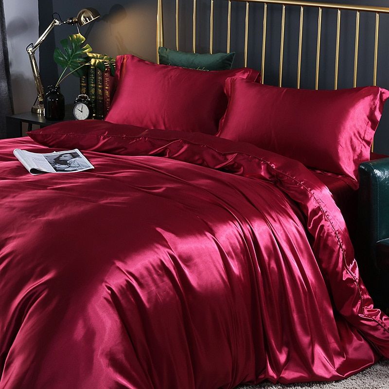 Taavita Set (4 pieces) Silk/Satin Bedding - 1x Duvet Cover, 2x Pillowcases, 1x Sheet