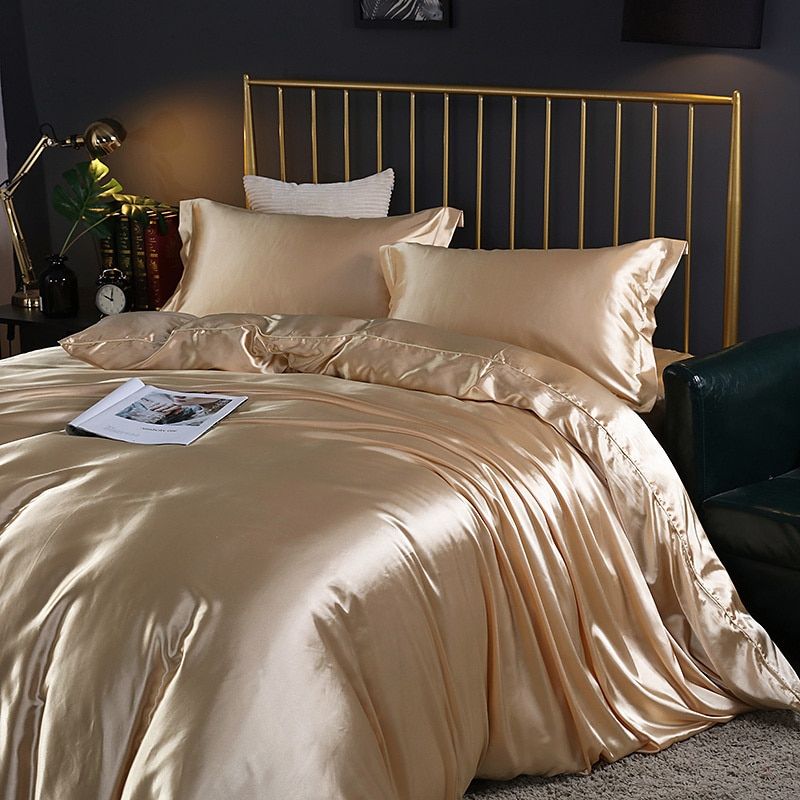 4 Piece Super Soft Luxury Silk Bedding Set (1 Flat Sheet + 1 Duvet Cover + 2 Pillowcases)