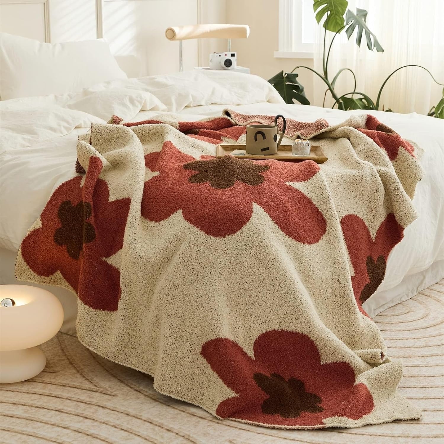 Taavita | Knitted Floral Blanket