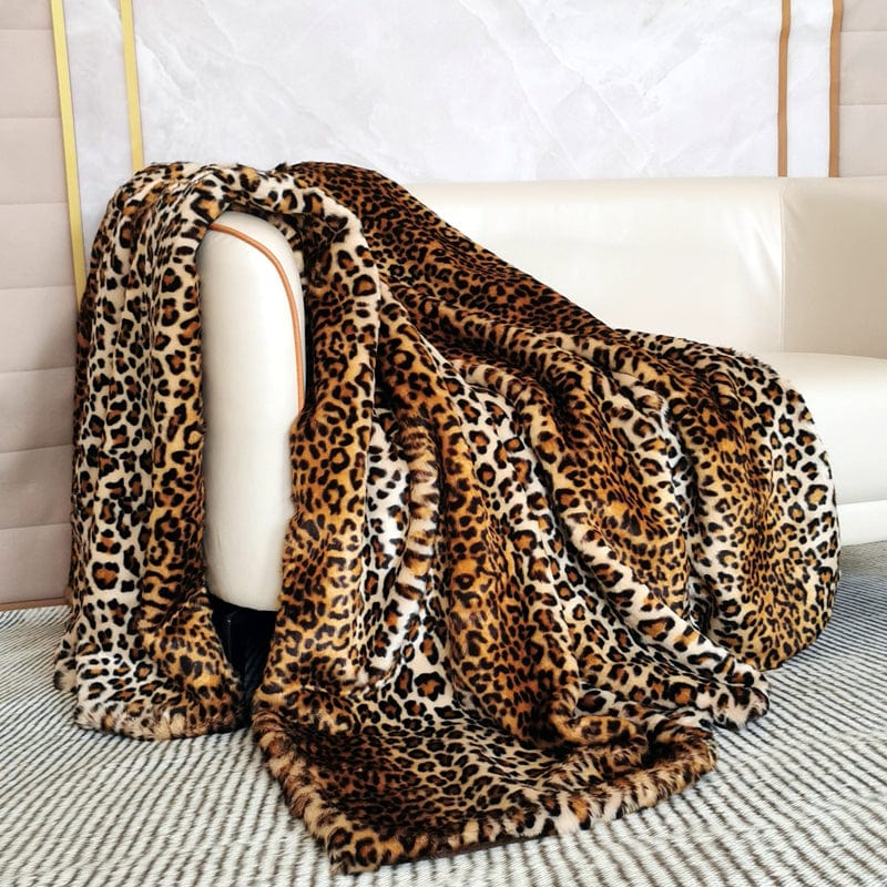 Taavita Fleece Blanket Made of Faux Fur – Luxurious, Soft, and Stylish