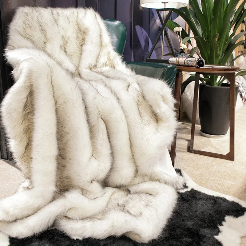 Taavita Faux Fur Blanket – Comfort and Elegance for Your Home