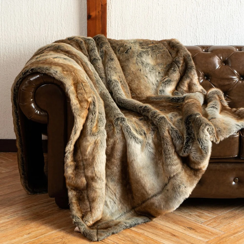 Taavita Faux Fur Blanket – Comfort and Elegance for Your Home