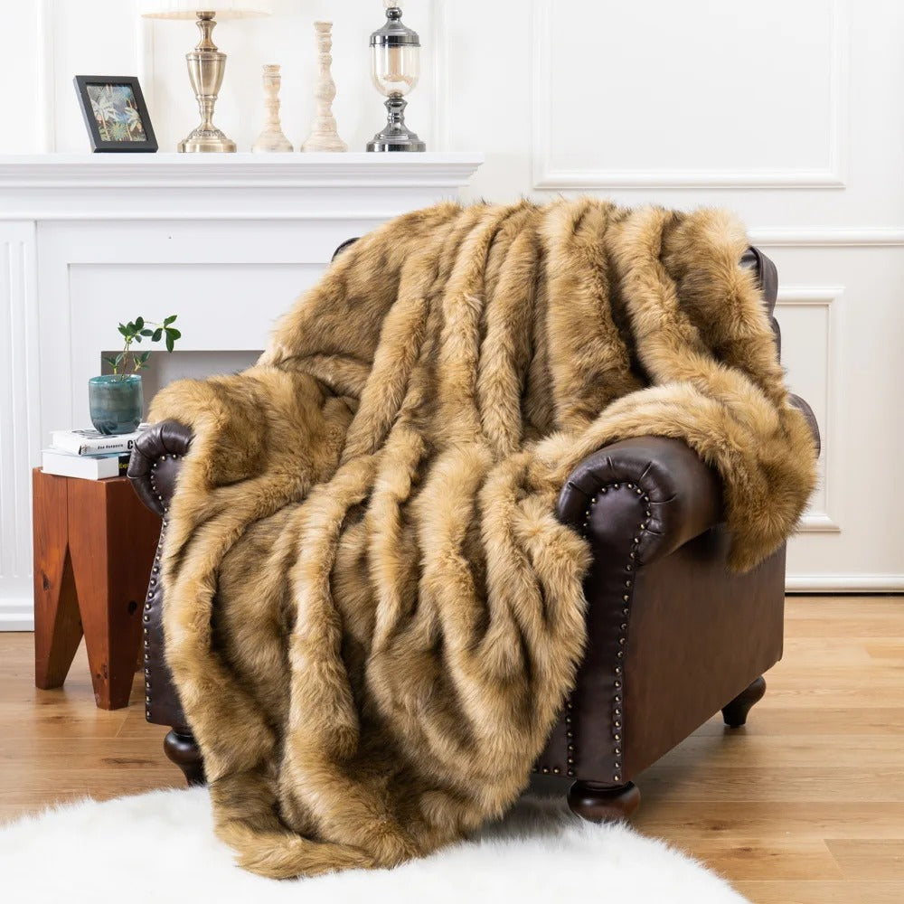 Taavita Faux Fur Blanket – Comfort and Elegance for Your Home